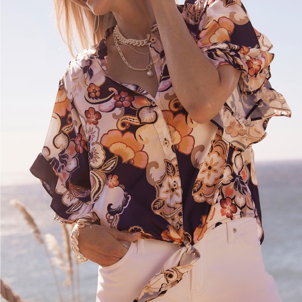 ๐ฅ๐ฅ๐ฅChicoโs Satin raffle sleeve tie front shirt blouse - Picture 2 of 10